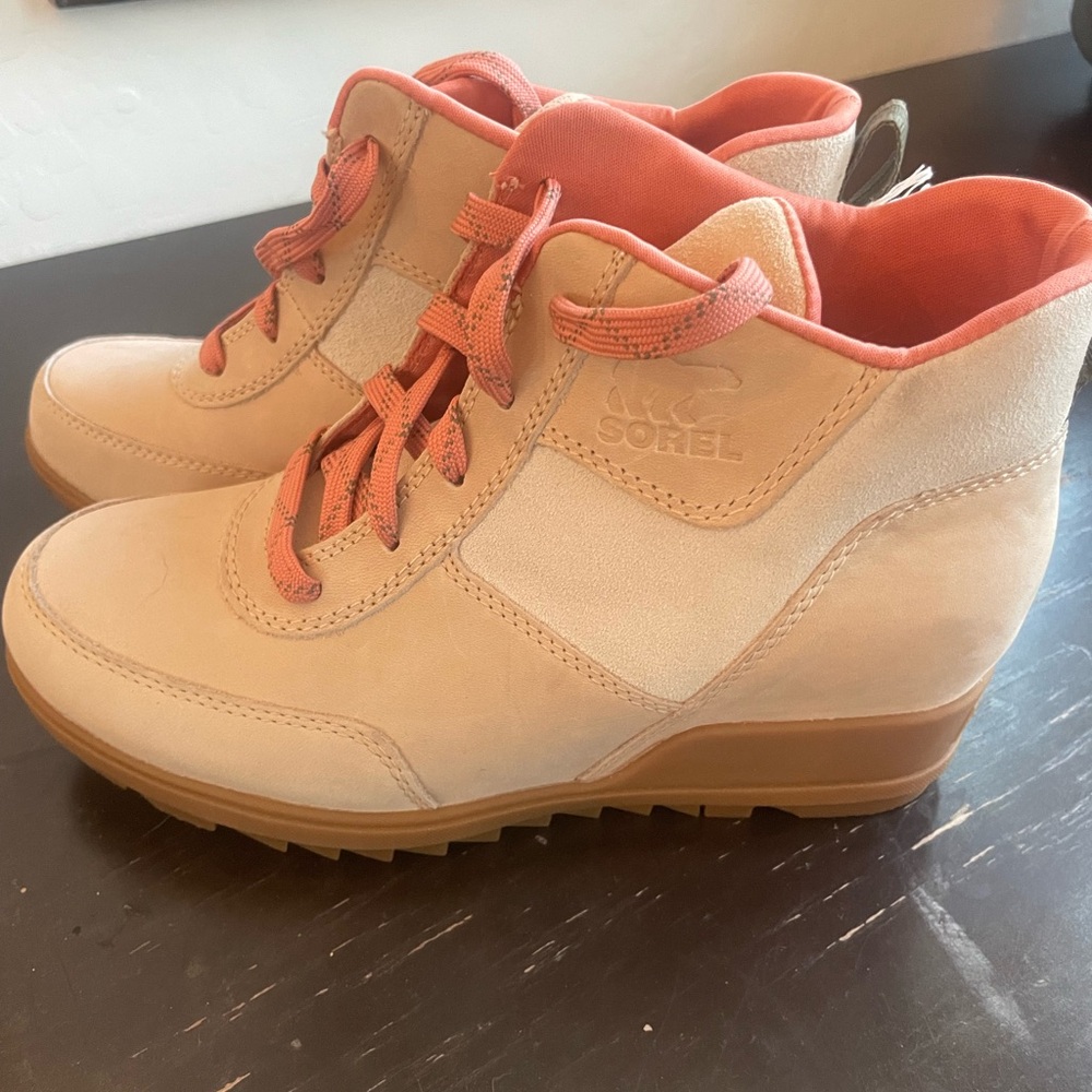 Sorel Evie Sport boots